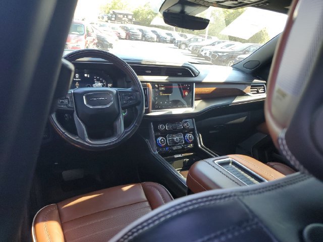 Used 2023 GMC Yukon XL Denali Ultimate AWD/4WD image 10