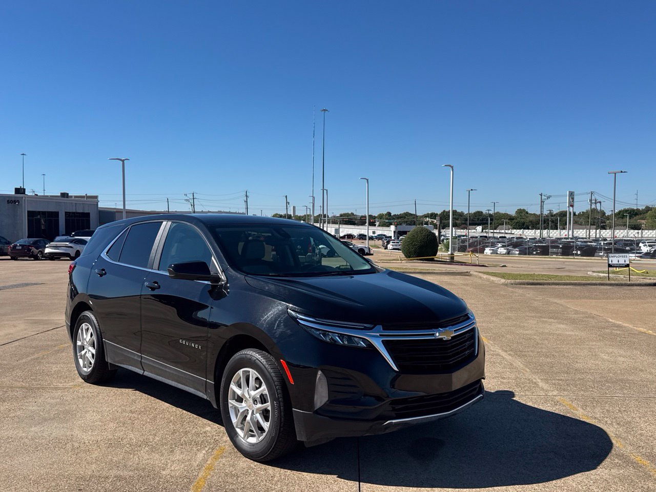 Used 2024 Chevrolet Equinox LT AWD/4WD image 2