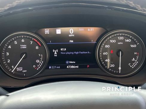 Used 2023 Cadillac XT6 Sport w/ Technology Package AWD/4WD image 25