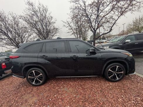 Used 2021 Toyota Highlander XSE AWD/4WD image 4