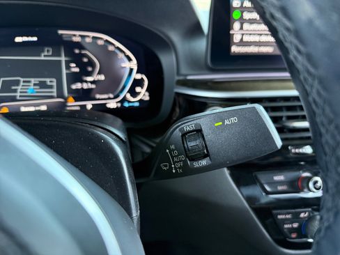 Used 2023 BMW 530e w/ M Sport Package image 21