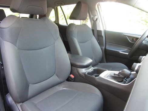 Certified 2024 Toyota RAV4 LE AWD/4WD image 16