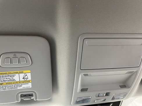 Used 2024 Ford Ranger Lariat w/ FX4 Off-Road Package image 25