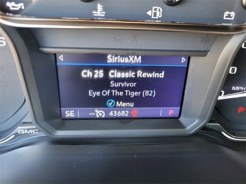 Used 2022 GMC Sierra 1500 SLT image 32