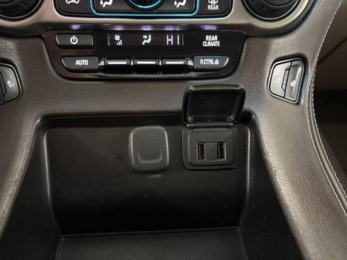 Used 2017 Chevrolet Suburban LT w/ Luxury Package image 57