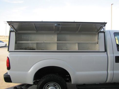 Used 2011 Ford F250 XL w/ Snow Plow Prep Pkg image 11