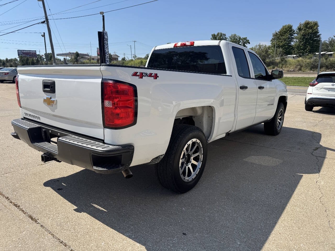 Used 2018 Chevrolet Silverado 1500 W/T w/ Trailering Package AWD/4WD image 7