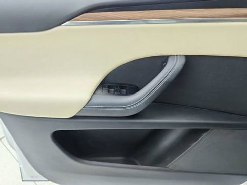Used 2024 Tesla Model X image 33