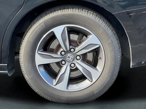 Used 2018 Honda Odyssey Touring image 11