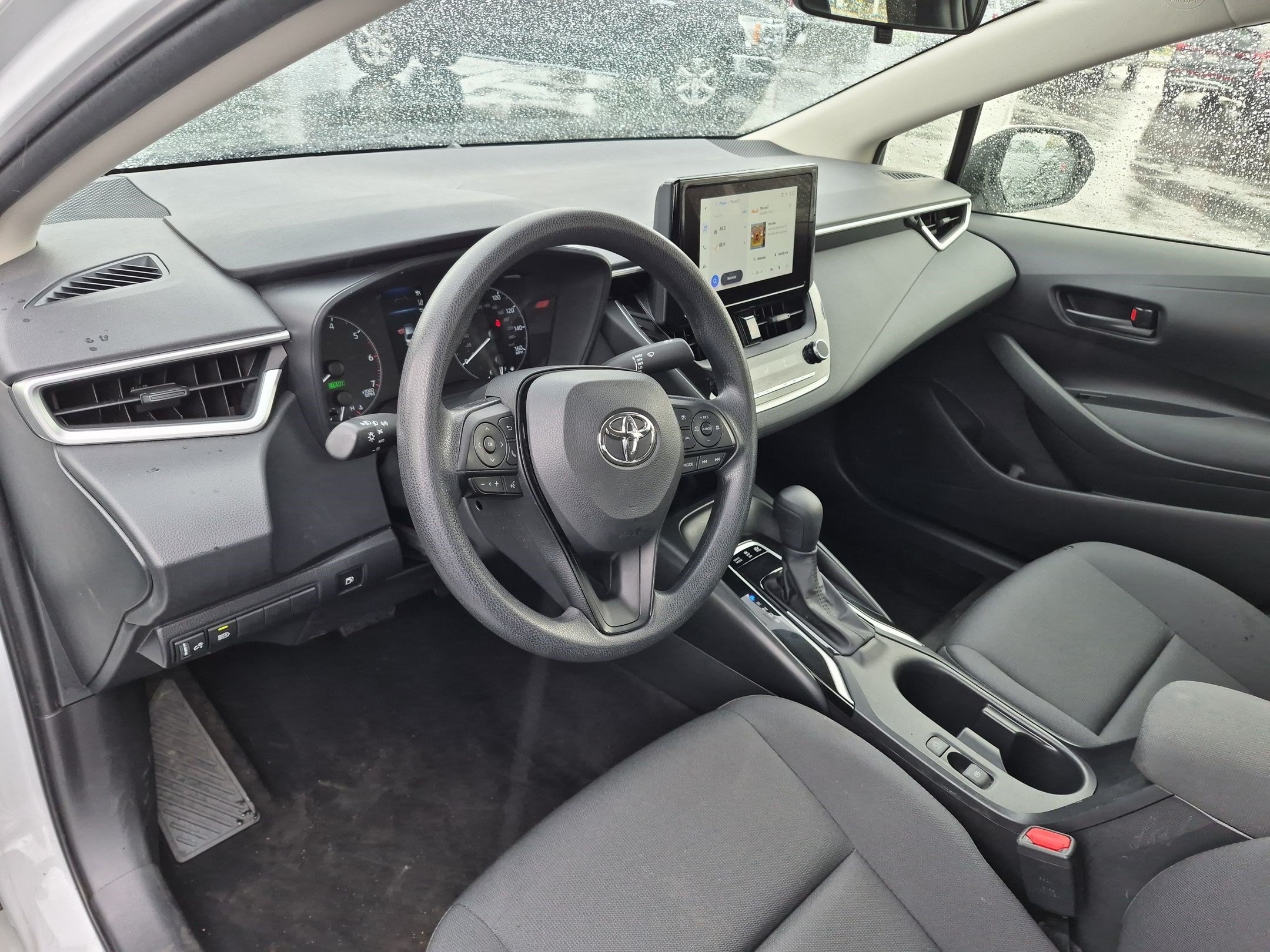 Used 2025 Toyota Corolla LE FWD image 17