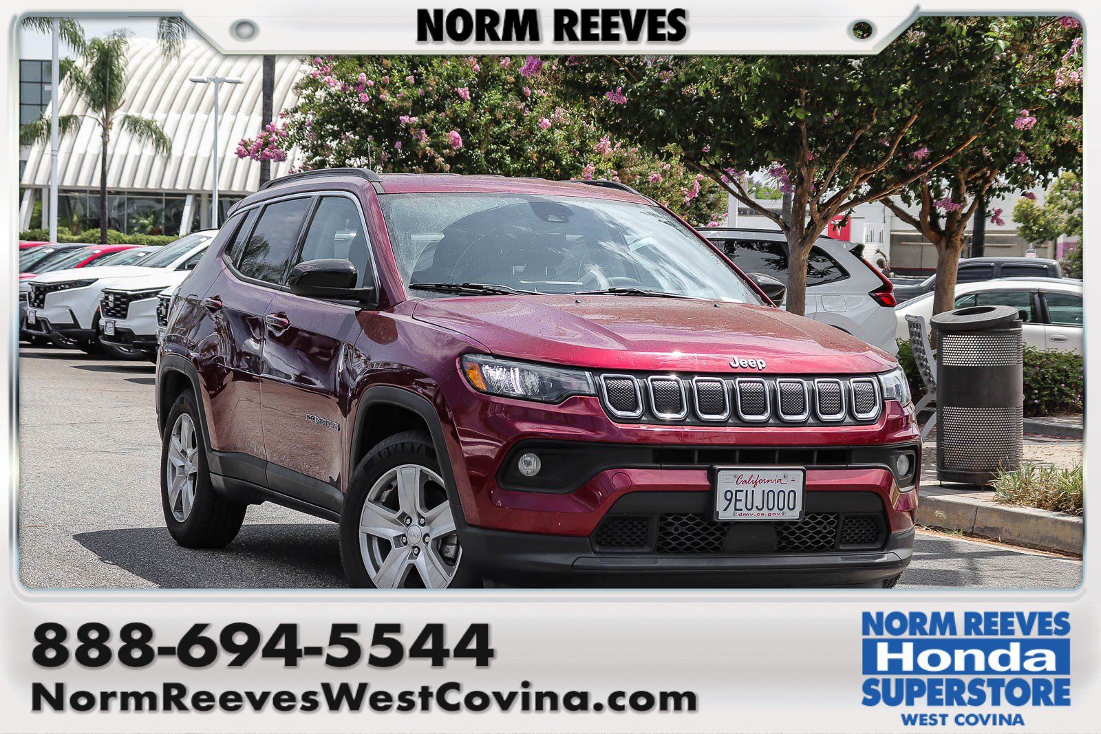 Used 2022 Jeep Compass Latitude FWD image 1
