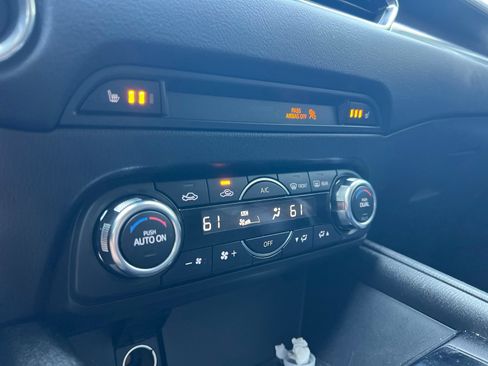 Used 2018 MAZDA CX-5 Touring w/ Preferred Equipment Package FWD image 11