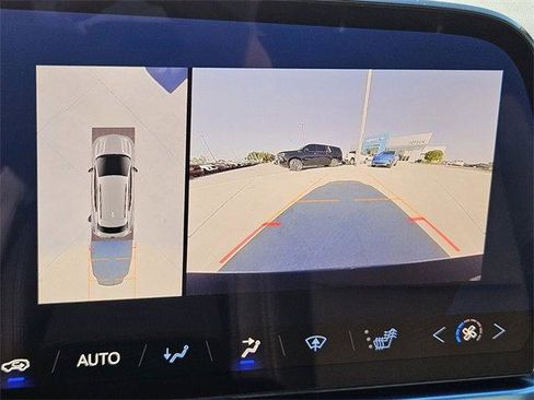 Used 2025 Chevrolet Equinox EV LT w/ Convenience Package image 20