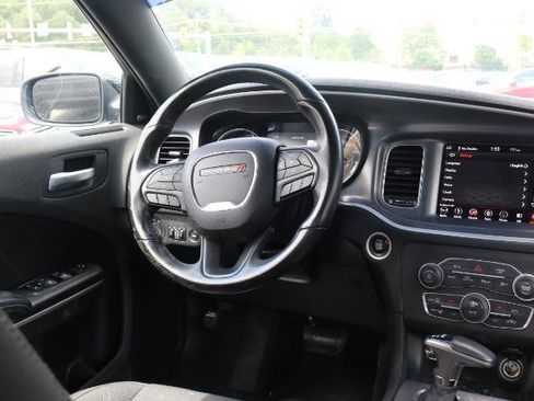 Used 2019 Dodge Charger SXT AWD/4WD image 23