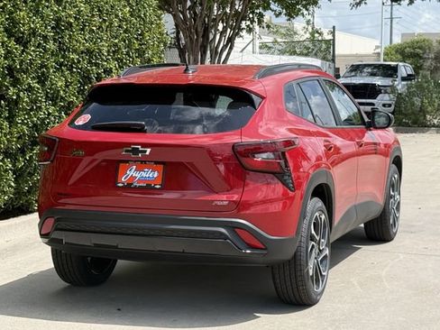 New 2026 Chevrolet Trax RS w/ Sunroof Package FWD image 4