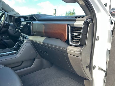 Used 2024 GMC Sierra 3500 Denali w/ Denali Reserve Package AWD/4WD image 27