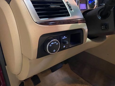 Used 2009 Cadillac Escalade AWD image 28