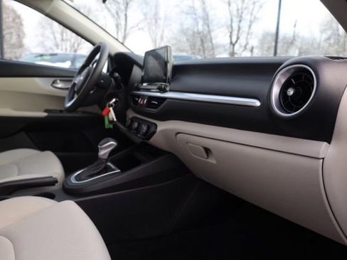 Certified 2023 Kia Forte LXS w/ LXS Technology Package image 36