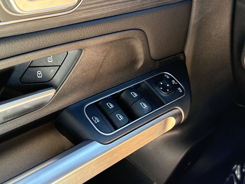 New 2026 Mercedes-Benz GLB 250 image 16