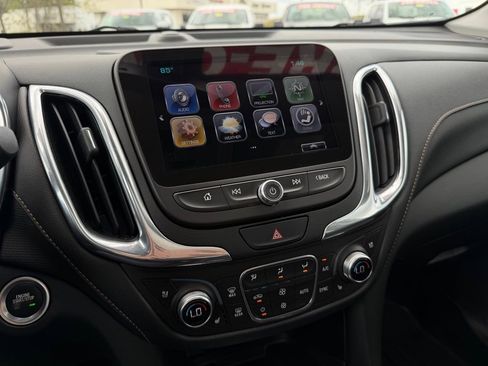 Used 2018 Chevrolet Equinox Premier image 19