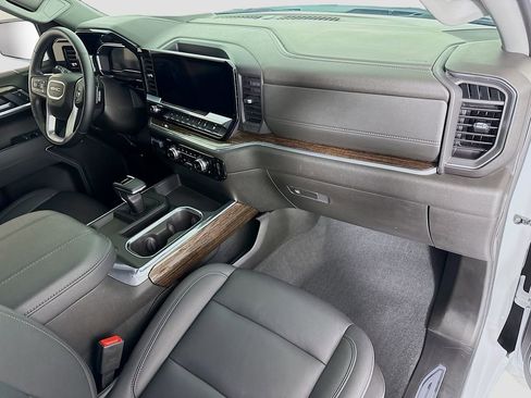 Used 2025 GMC Sierra 1500 Elevation w/ Elevation Premium Package image 17