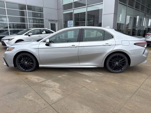 Used 2023 Toyota Camry XSE image 4