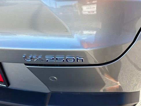 Used 2022 Lexus UX 250h w/ Premium Package image 10