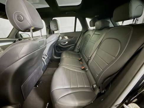 Used 2018 Mercedes-Benz GLC 300 4MATIC image 32