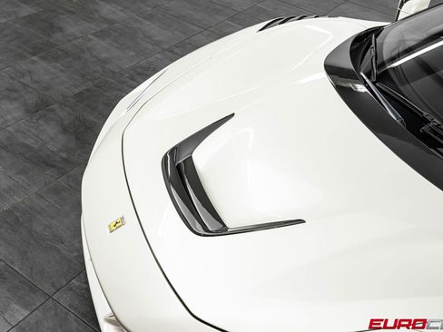 Used 2021 Ferrari F8 Tributo RWD image 11