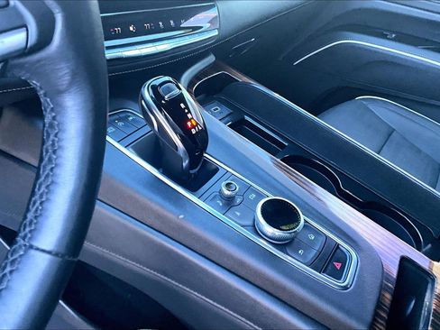 Used 2024 Cadillac Escalade ESV Premium Luxury image 16