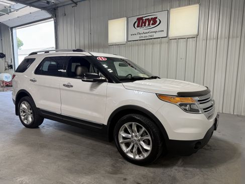 Used 2015 Ford Explorer XLT AWD/4WD image 1