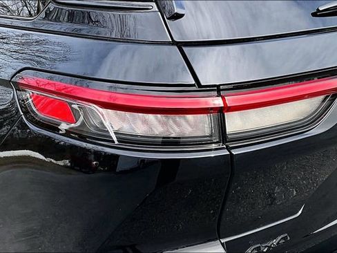 Used 2023 Jeep Grand Cherokee Limited w/ Black Appearance Package image 31