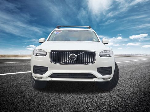 Used 2022 Volvo XC90 T5 Momentum w/ Advanced Package image 16