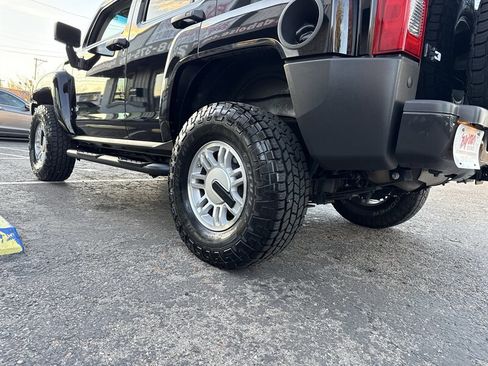 Used 2006 HUMMER H3 image 22
