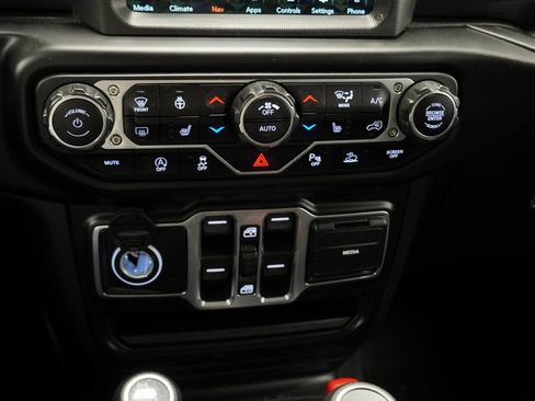 Certified 2021 Jeep Wrangler Unlimited Sport image 33