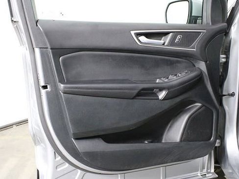 Used 2022 Ford Edge SEL w/ Convenience Package image 17