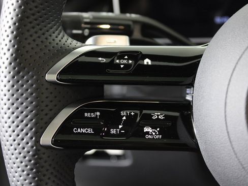 Certified 2025 Mercedes-Benz GLC 300 4MATIC image 20