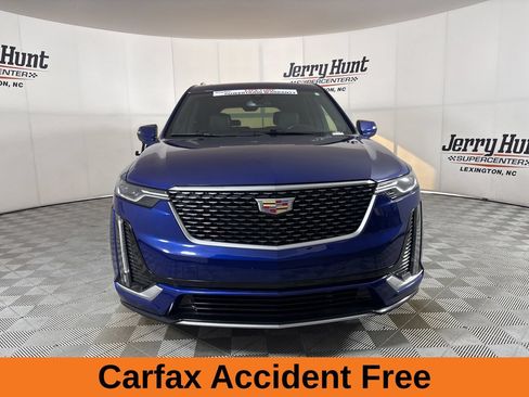 Used 2025 Cadillac XT6 Premium Luxury FWD image 3