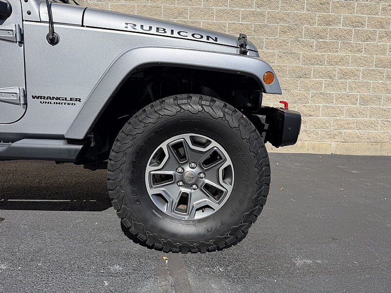 Used 2015 Jeep Wrangler Unlimited Rubicon w/ Connectivity Group AWD/4WD image 7