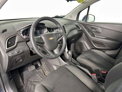 Used 2018 Chevrolet Trax LS w/ LPO, Protection Package FWD image 12