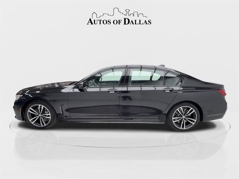 Used 2022 BMW 750i xDrive w/ Luxury Rear Seating Package image 6