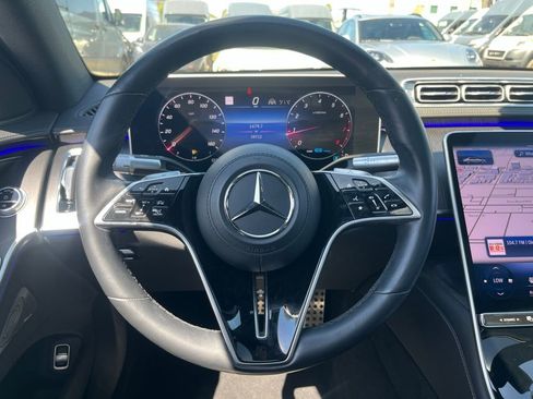 Used 2022 Mercedes-Benz S 500 4MATIC w/ AMG Line Package image 17