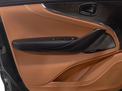 Used 2025 Aston Martin DBX 707 image 38