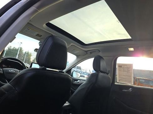 Certified 2022 Ford Escape SEL image 17