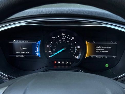 Used 2019 Ford Fusion SE FWD image 33