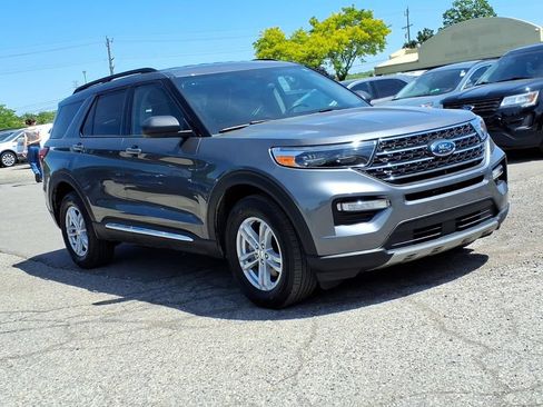 Used 2023 Ford Explorer XLT w/ Equipment Group 202A AWD/4WD image 7