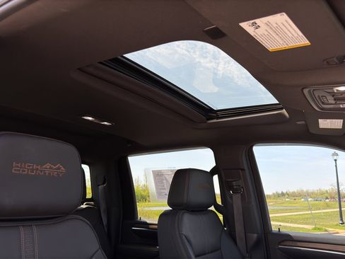 Used 2024 Chevrolet Silverado 3500 High Country w/ High Country Premium Package AWD/4WD image 32