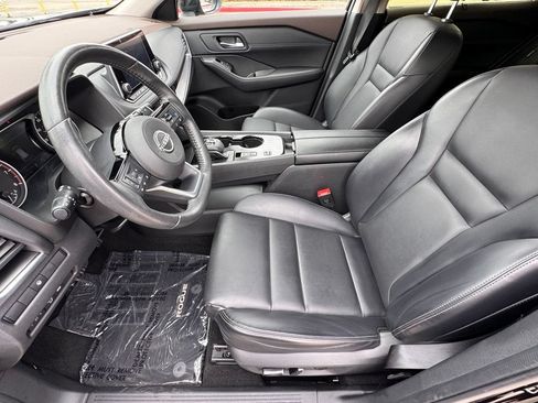 Certified 2023 Nissan Rogue SV w/ SV Premium B Package FWD image 11