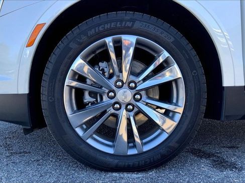 Used 2025 Cadillac XT5 Premium Luxury image 8