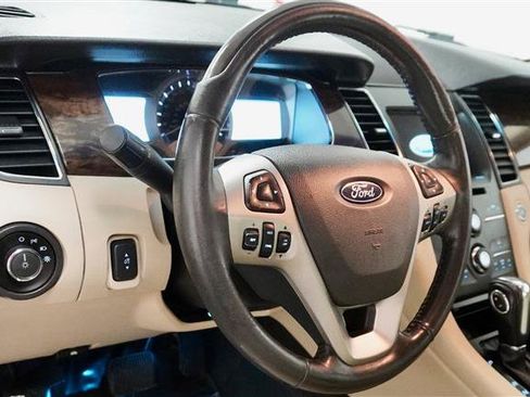 Used 2016 Ford Taurus Limited FWD image 11